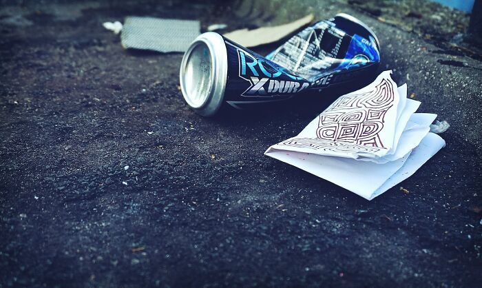 35 Things That Only Trashy People Do, According To The Internet