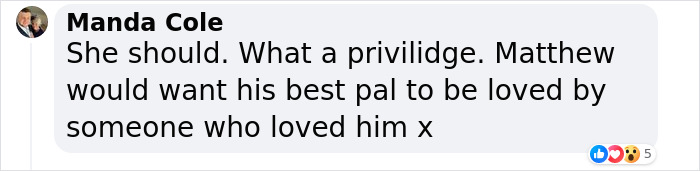 Lisa Kudrow “Wants To Adopt Matthew Perry's Dog” As She Shares Sad Theory Behind His Death Lisa Kudrow “Wants To Adopt Matthew Perry's Dog” As She Shares Sad Theory Behind His Death