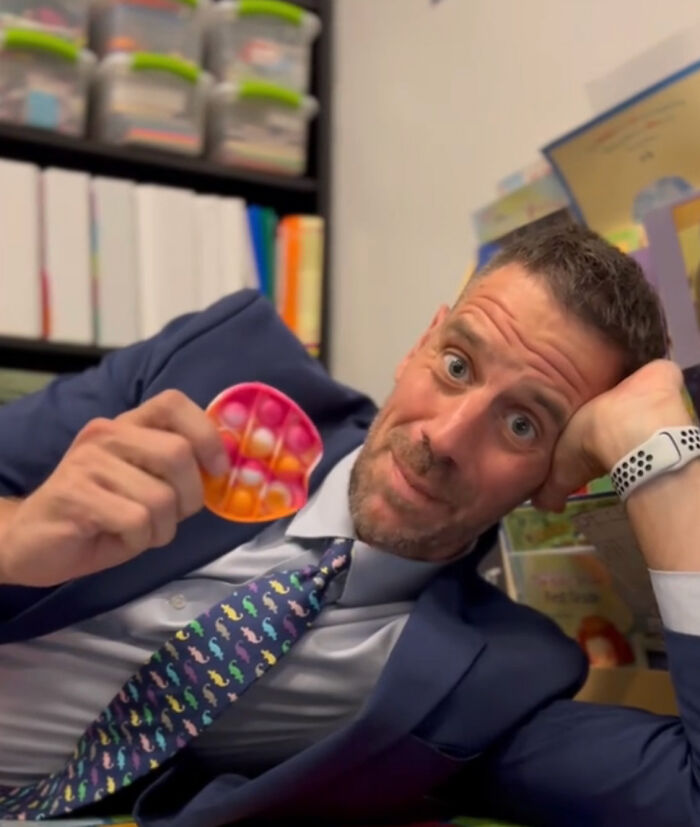 Principal’s Mobile Office Sparks Controversy On Whether This Is Madness Or The Future Of Education Principal’s Mobile Office Sparks Controversy On Whether This Is Madness Or The Future Of Education