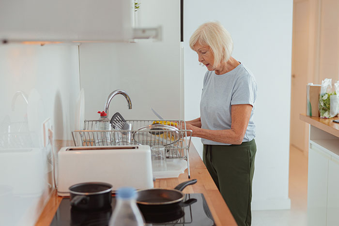 Mother-In-Law Cleans The House While Daughter-In-Law Is In Labor, Demands Payment Mother-In-Law Cleans The House While Daughter-In-Law Is In Labor, Demands Payment