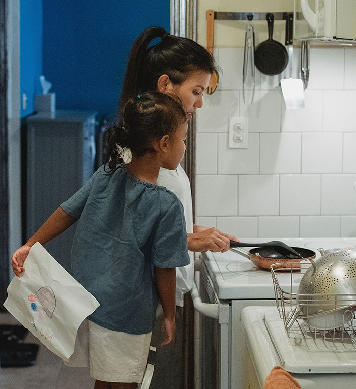 Mom Says Her Friend Who Babysits Her 3 Kids For Free Is "Poisoning" And "Starving" Them Mom Says Her Friend Who Babysits Her 3 Kids For Free Is "Poisoning" And "Starving" Them