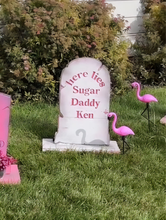 Utah Neighborhood Makes Barbie Fans Weep After Showing Its 'Barbieween' Decor Utah Neighborhood Makes Barbie Fans Weep After Showing Its 'Barbieween' Decor