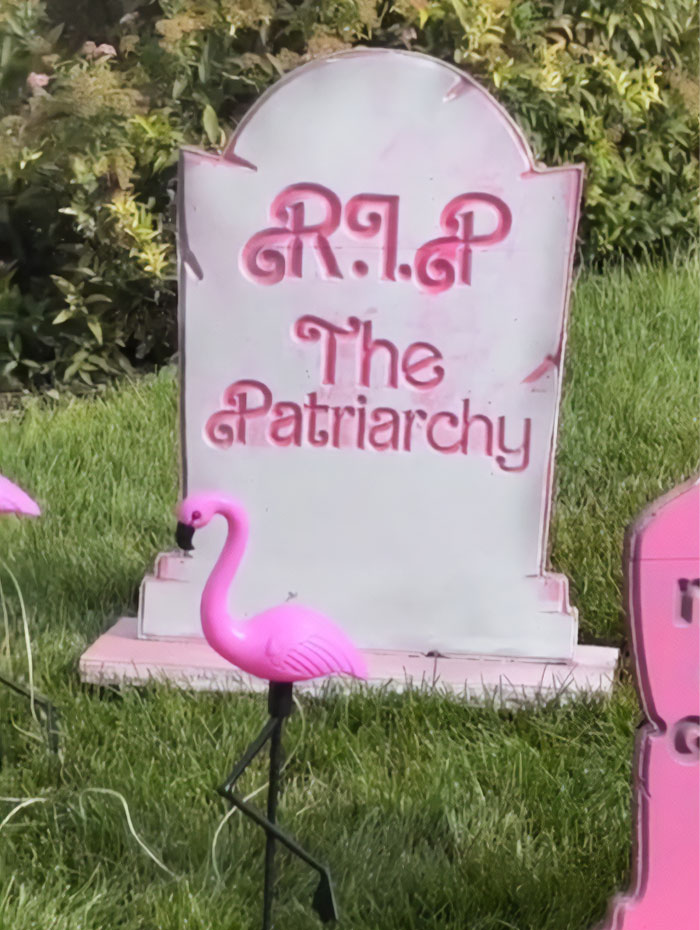 Utah Neighborhood Makes Barbie Fans Weep After Showing Its 'Barbieween' Decor Utah Neighborhood Makes Barbie Fans Weep After Showing Its 'Barbieween' Decor