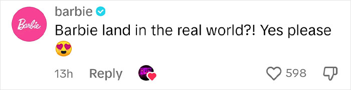 Utah Neighborhood Makes Barbie Fans Weep After Showing Its 'Barbieween' Decor Utah Neighborhood Makes Barbie Fans Weep After Showing Its 'Barbieween' Decor