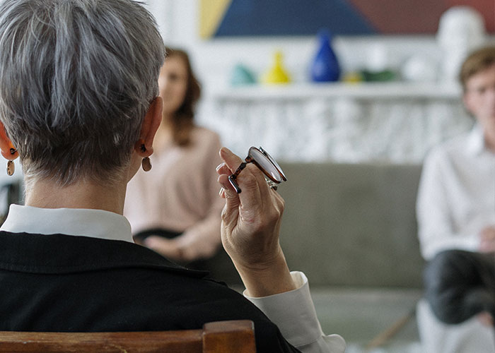 Man Can’t Understand Why Wife Wants To Fire Their Maid, Uncovers A Dark Secret Man Can’t Understand Why Wife Wants To Fire Their Maid, Uncovers A Dark Secret