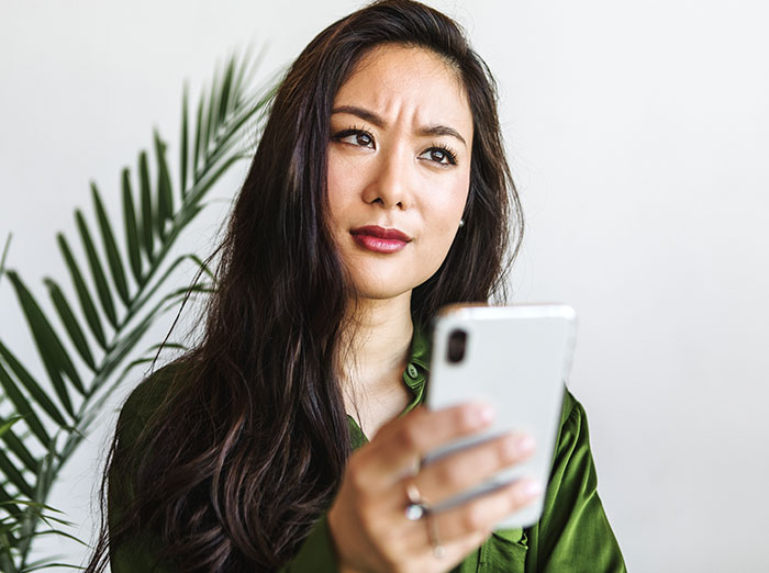 Woman Towers Over Dates After They Lie About Their Height, Throw Fits As She Refuses Second Date Woman Towers Over Dates After They Lie About Their Height, Throw Fits As She Refuses Second Date