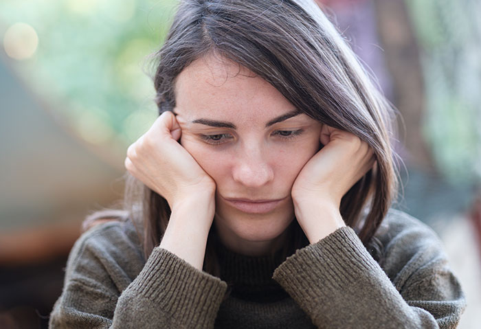 Woman Towers Over Dates After They Lie About Their Height, Throw Fits As She Refuses Second Date Woman Towers Over Dates After They Lie About Their Height, Throw Fits As She Refuses Second Date