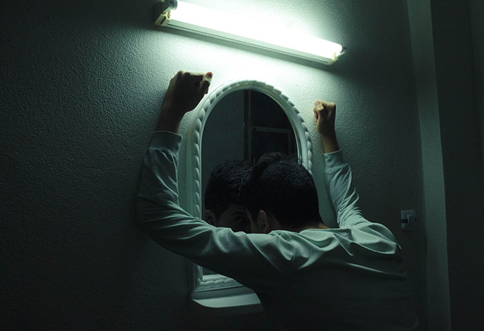 Woman Towers Over Dates After They Lie About Their Height, Throw Fits As She Refuses Second Date Woman Towers Over Dates After They Lie About Their Height, Throw Fits As She Refuses Second Date