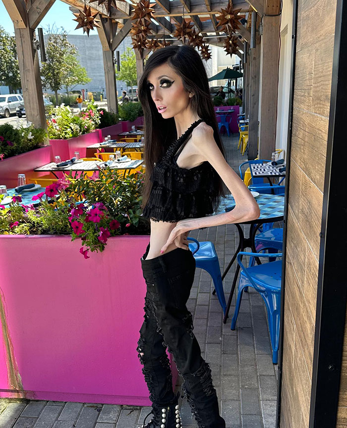 "Really Heartbreaking": Cops Flooded With Calls Over Eugenia Cooney's Alarming Appearance "Really Heartbreaking": Cops Flooded With Calls Over Eugenia Cooney's Alarming Appearance
