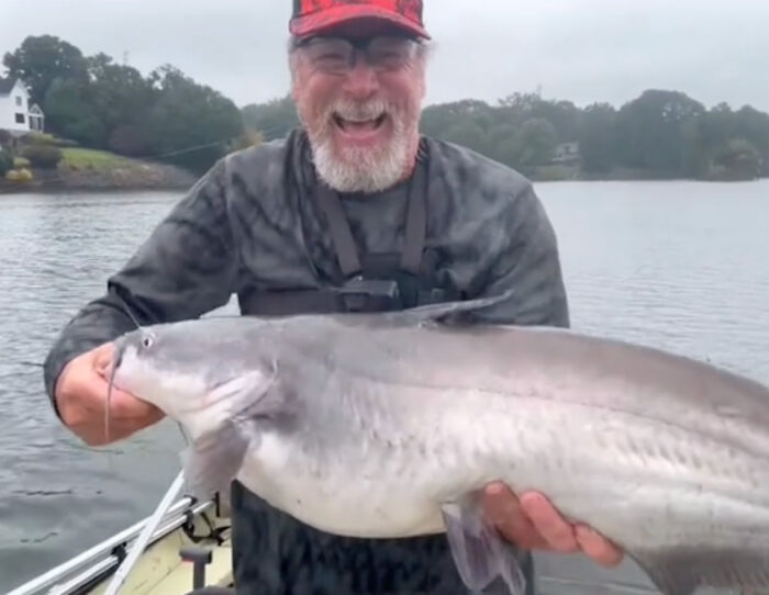 Faith In Humanity Restored: Internet Comes Together To Change Fisherman’s Life Faith In Humanity Restored: Internet Comes Together To Change Fisherman’s Life