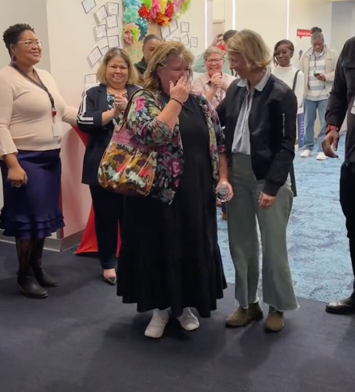 Faith In Humanity Restored As Woman Goes Extra Mile To Fix Her Accidental 1-Star Rating Faith In Humanity Restored As Woman Goes Extra Mile To Fix Her Accidental 1-Star Rating