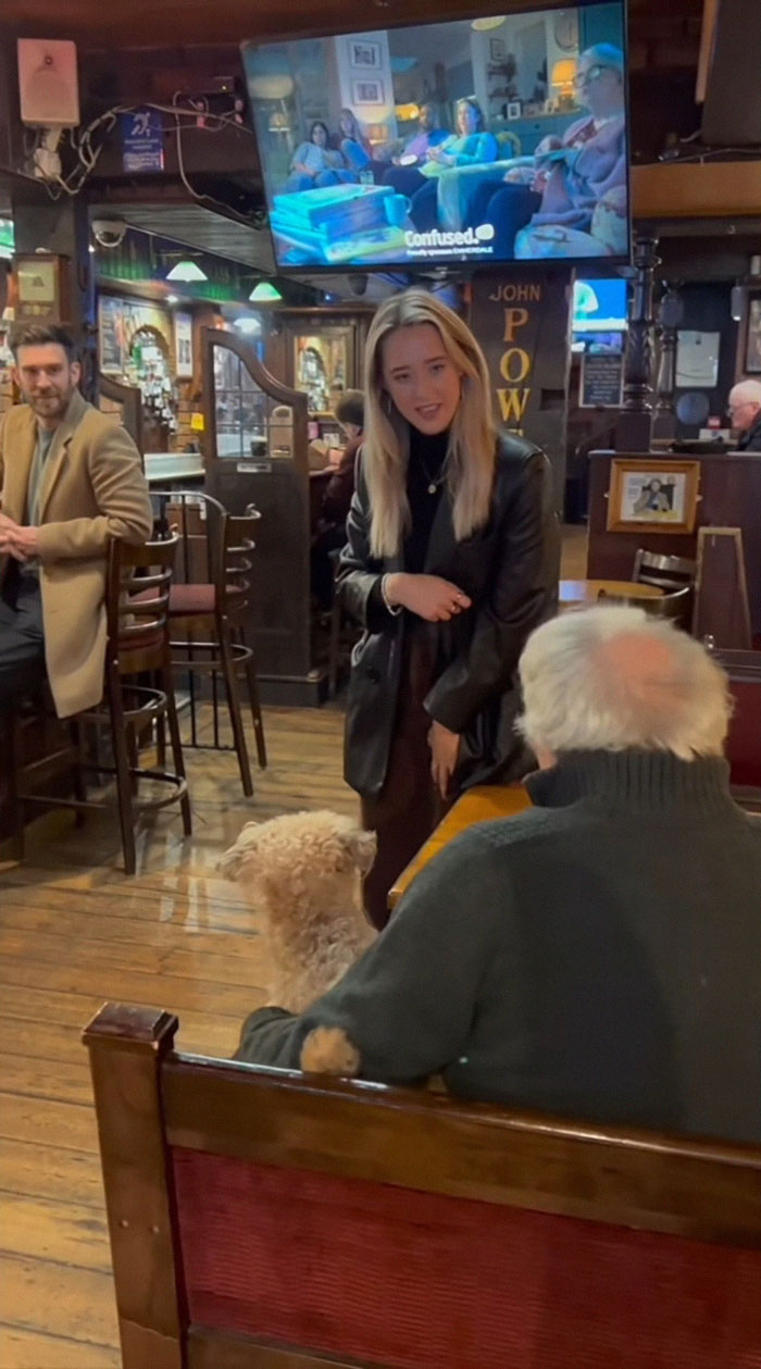 Pub Spends Only £700 To Highlight Loneliness And Becomes “This Year’s Best Christmas Ad” Pub Spends Only £700 To Highlight Loneliness And Becomes “This Year’s Best Christmas Ad”