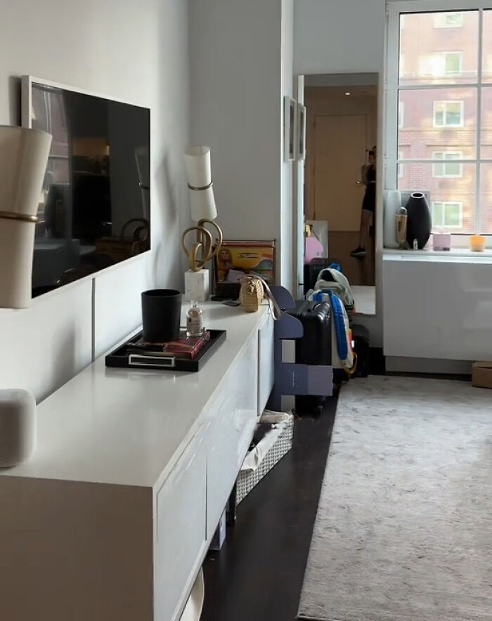 “Why We’re Moving”: Woman Shows How Tiny Her $7,000/Month Apartment Is In NYC “Why We’re Moving”: Woman Shows How Tiny Her $7,000/Month Apartment Is In NYC