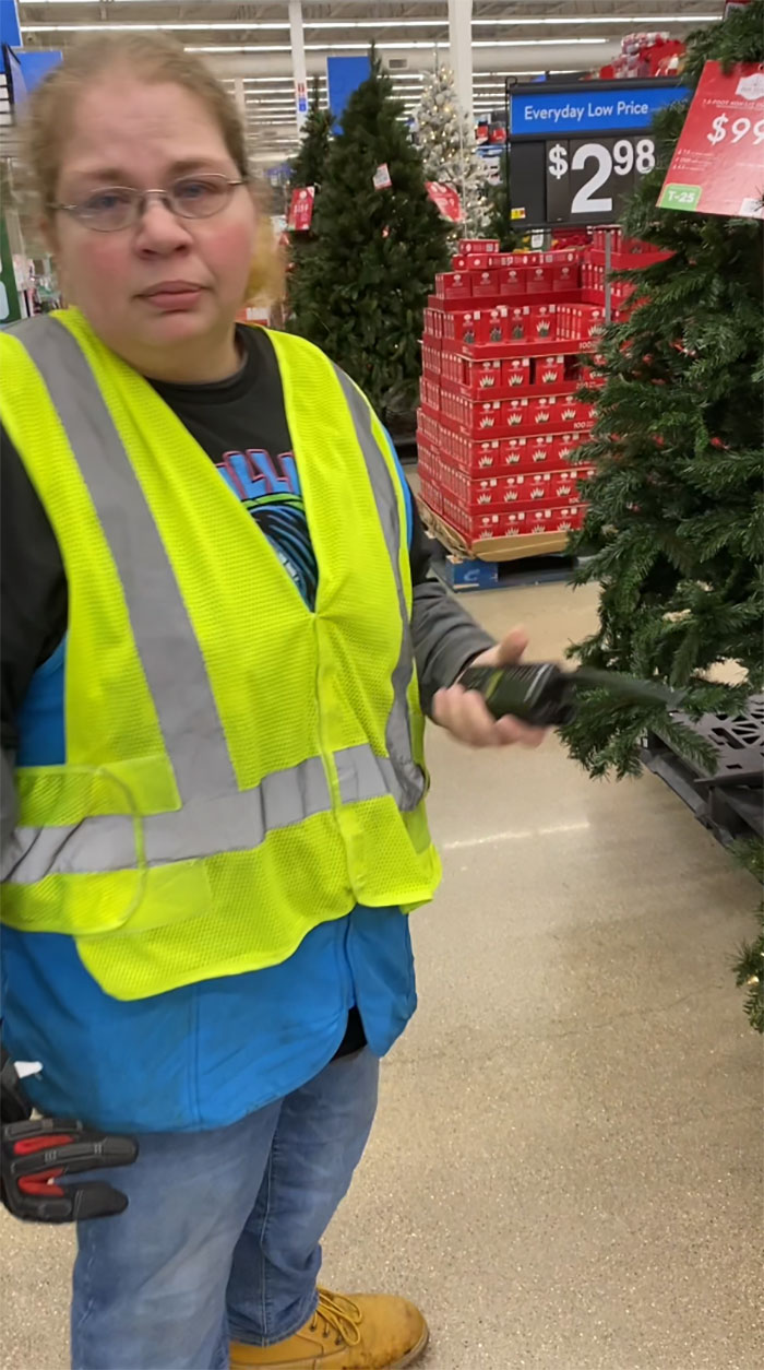 People Come Up With Hilarious Memes After Walmart Employee Quits Company, Speculate About New Job People Come Up With Hilarious Memes After Walmart Employee Quits Company, Speculate About New Job