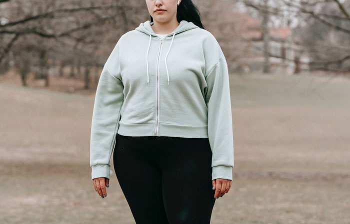 25 Y.O. Keeps Blaming "Pretty Privilege" For Sister's Success, Gets A Reality Check 25 Y.O. Keeps Blaming "Pretty Privilege" For Sister's Success, Gets A Reality Check