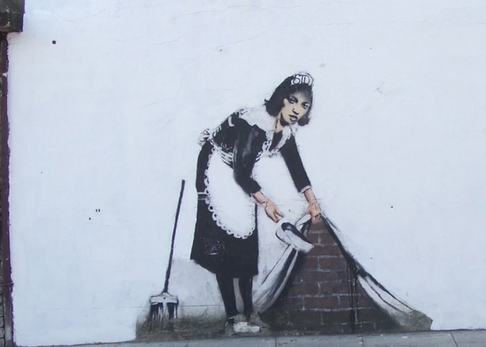 Banksy Fans Stunned As Artist “Confirms” Name In Resurfaced Interview Banksy Fans Stunned As Artist “Confirms” Name In Resurfaced Interview