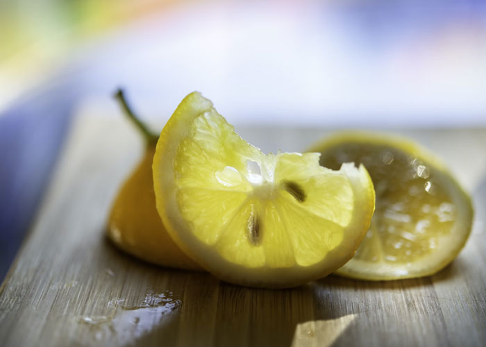 Waiter Learns He's Been Lying To Customers About Vegetarian Food After Checking The Ingredients Waiter Learns He's Been Lying To Customers About Vegetarian Food After Checking The Ingredients