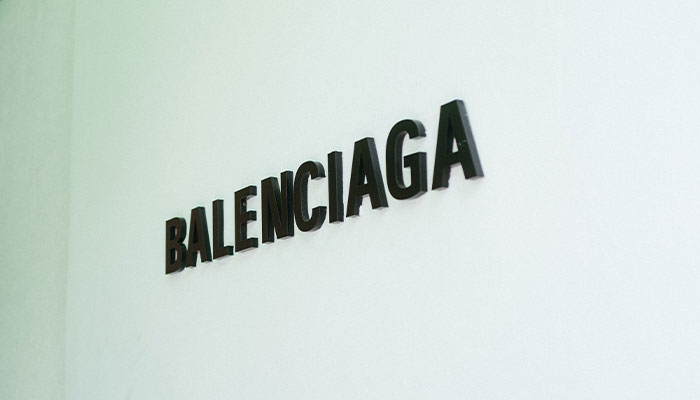IKEA Shares Hilarious Comeback To Balenciaga’s $925 “Towel Skirt” IKEA Shares Hilarious Comeback To Balenciaga’s $925 “Towel Skirt”