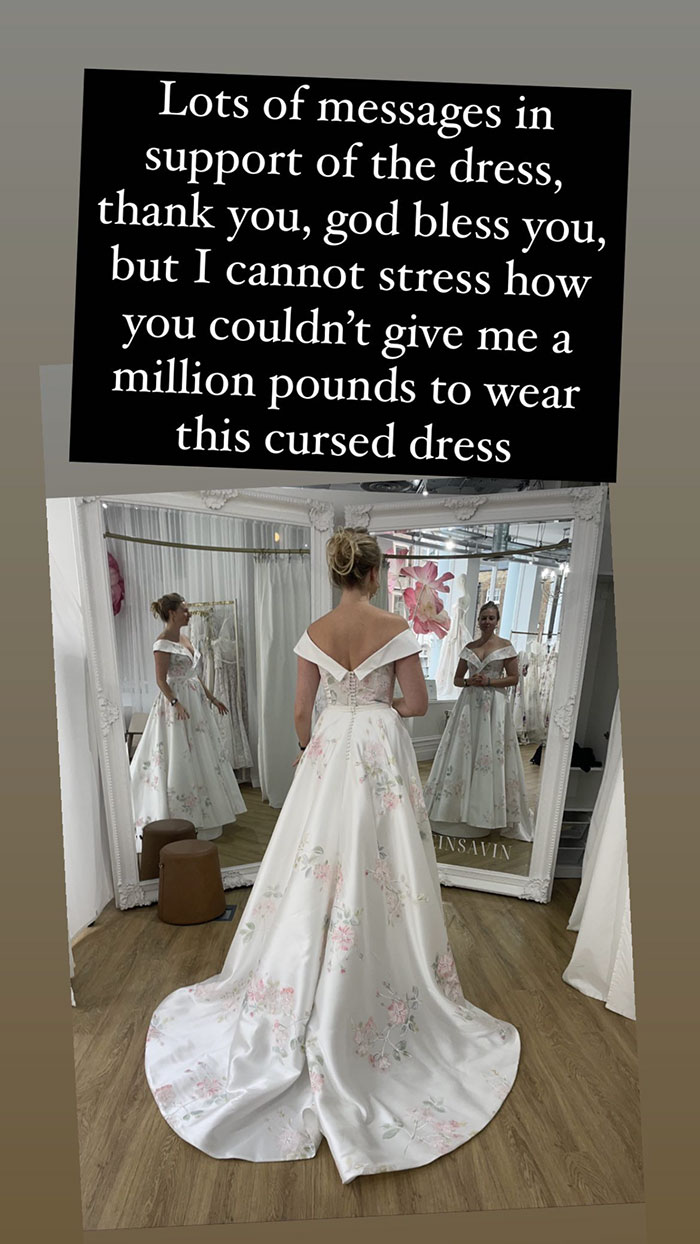 A Woman’s Wedding Dress Shopping Goes Viral As People Notice Something Is Off With Her Photo