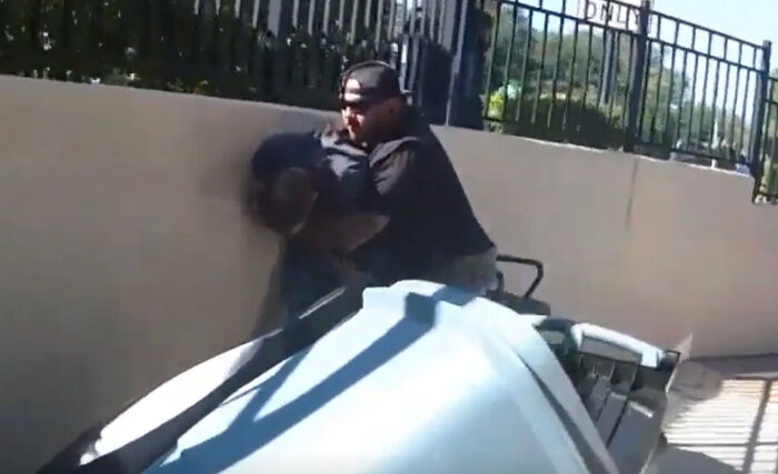 Army Veteran’s Quick Reaction Saves Pregnant Woman From Criminal At Starbucks Army Veteran’s Quick Reaction Saves Pregnant Woman From Criminal At Starbucks