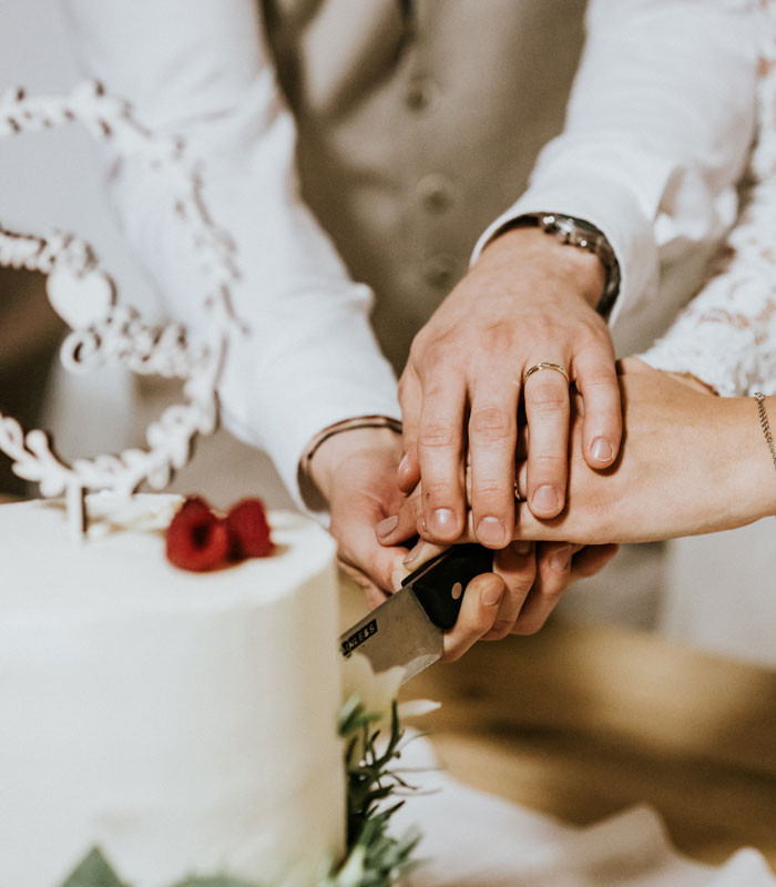 Woman Says She Can't Forgive Husband For Their Wedding Day, Even After 3 Months, Asks For Advice Woman Says She Can't Forgive Husband For Their Wedding Day, Even After 3 Months, Asks For Advice