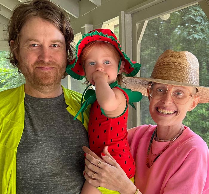 Mom, 38, Writes Last Message To Friends And Family Announcing Her Own Death On Instagram Mom, 38, Writes Last Message To Friends And Family Announcing Her Own Death On Instagram