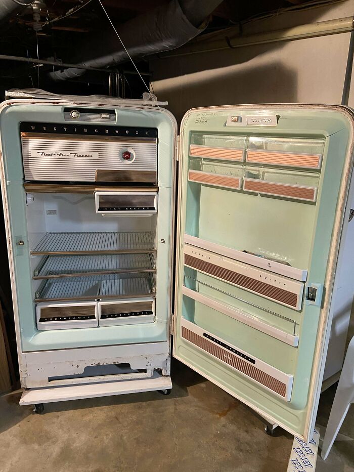 Found This Cool Fridge At An Estate Sale Today, Even Has What It Sold For In 1953!