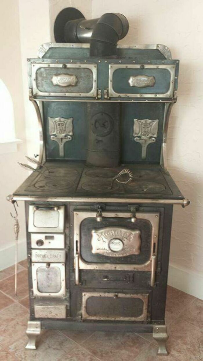 Just Bought A House From 1906, Still Has The Original Stove