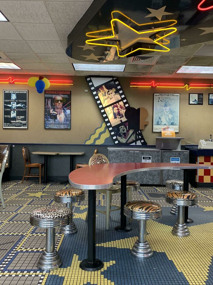 This Movie Themed Burger King In Brooklyn, New York Seems Completely Untouched Since The 90’s