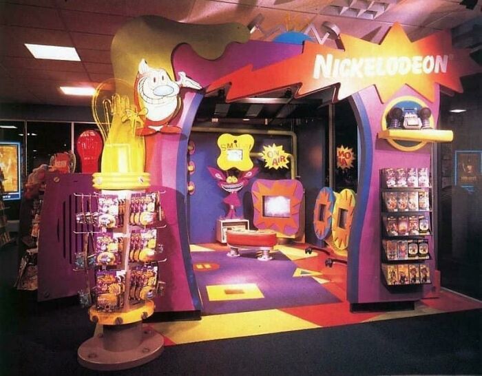 A Nickelodeon Shop Inside Blockbuster Video (1996)