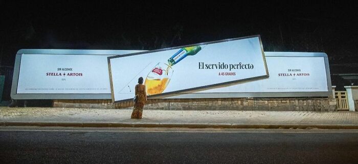 Tella Artois - The Perfect Serving Stella Artois Tilts The Billboards At 45º, In Paraguay
