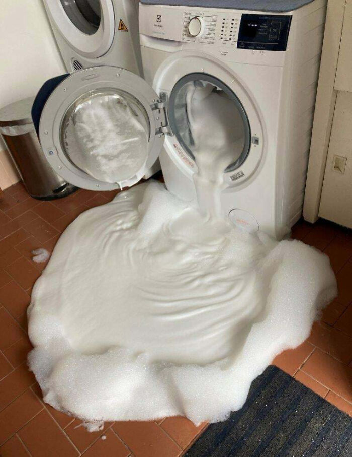 Putting Towels Covered In Dish Washing Liquid Into A Washing Machine Was A Bad Idea