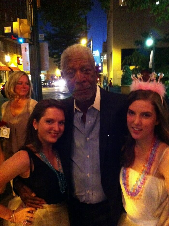 El invitado especial de la fiesta de despedida de soltera de mi amiga: Morgan Freeman