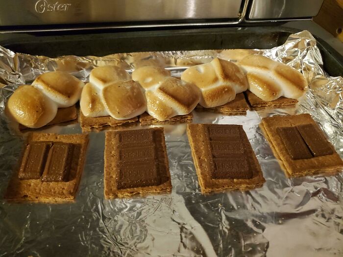 Toaster Oven S'mores For When You Don't Have A Campfire