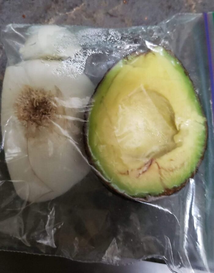 Storing Avocados With Onion In The Refrigerator Keeps Avocado Fresh For Days. I Learned This By Accident And Found Out It's Actually A Thing