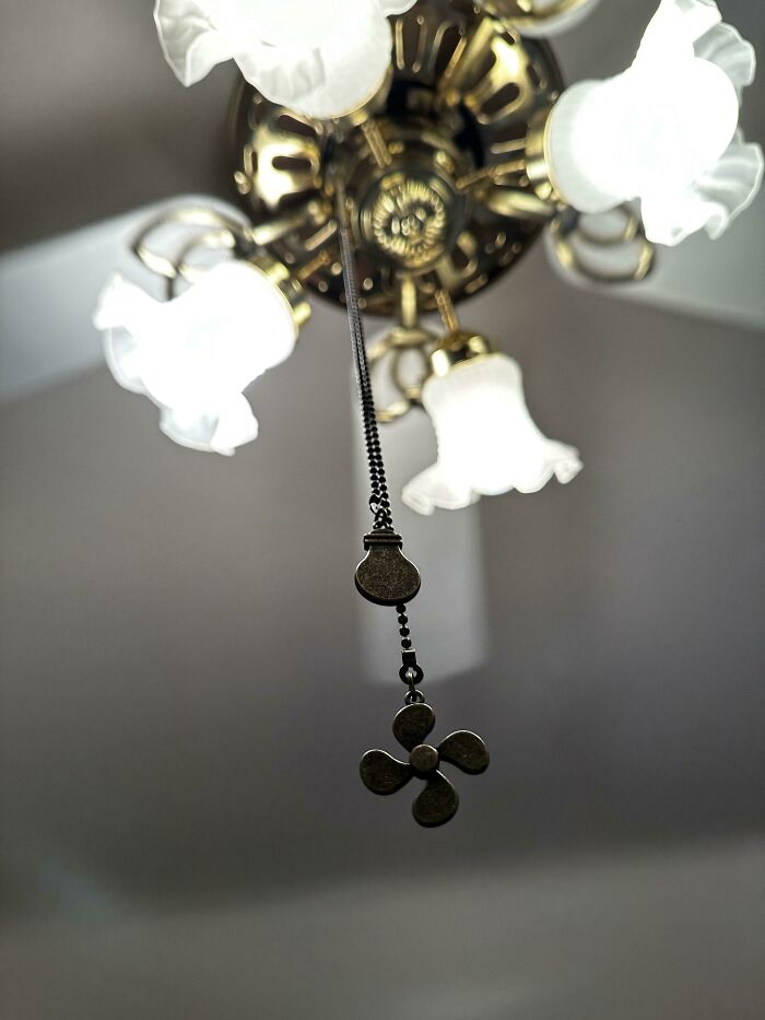 This Ceiling Fan Has Tiny Chain Pulls With A Fan And A Light So You Know Which Is Which