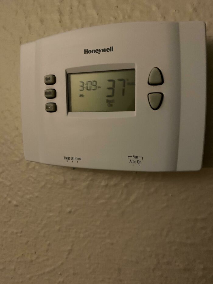 Drove 12 Hours To Our Airbnb Hoping To Get Some Rest, And It’s 37 Degrees In Here