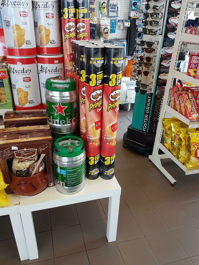 This Triple Can Of Pringles In Italy