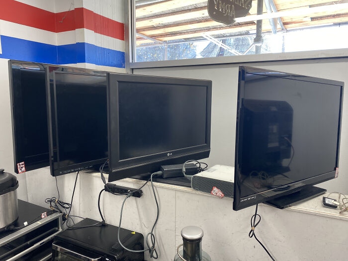 The Nice Thing About Salvation Army In An Expensive Neighborhood: Huge Monitors And TVs For Under $50