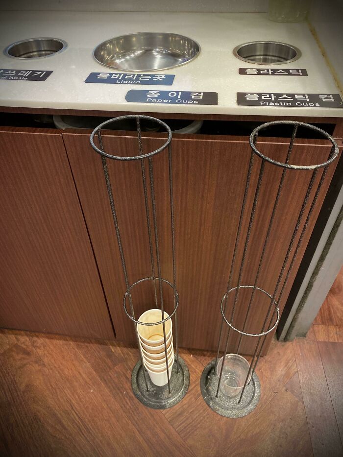 How This Korean Coffee Shop Minimizes Its Trash Volume With This Cup Stacking System