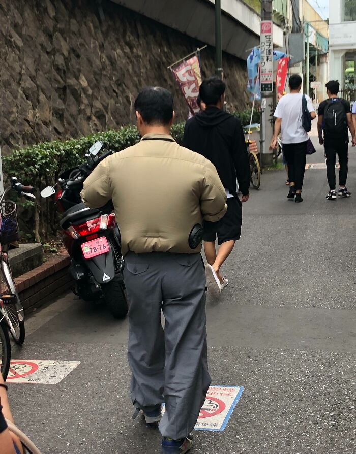 This Guy In His Cooling Fan Jacket In 36°C Tokyo Heat