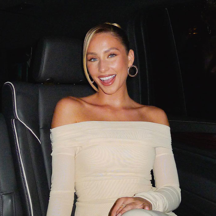 Real Moms Share Hilarious Reactions To Influencer Alix Earle’s “Mom At School Pickup Outfit” Real Moms Share Hilarious Reactions To Influencer Alix Earle’s “Mom At School Pickup Outfit”