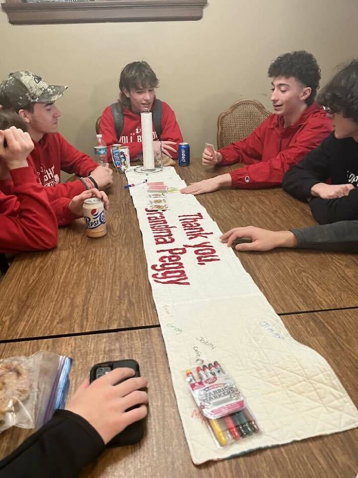 Teenagers Continue Tradition Of Breakfasts With Grandma After Their Friend Passes Away Teenagers Continue Tradition Of Breakfasts With Grandma After Their Friend Passes Away
