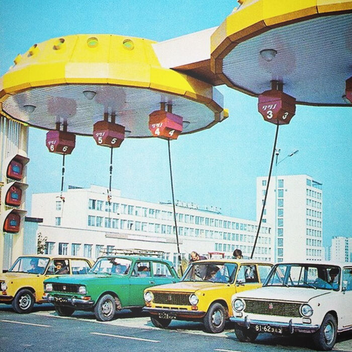 ‘Flying Saucer’ Gas Stations In Kyiv From The Late 1970s And Early 1980s