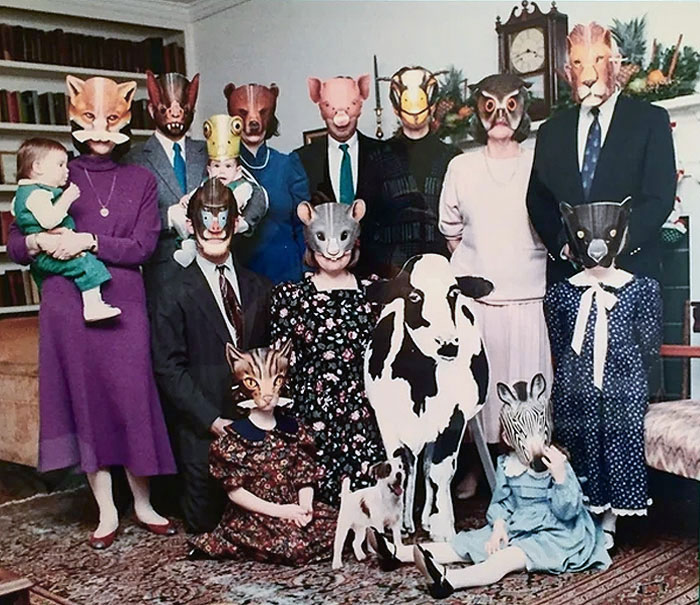 An Unusual Family Picture Was Found In An Airbnb