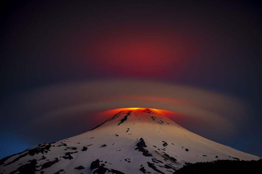 A photograph of the Villarrica volcano