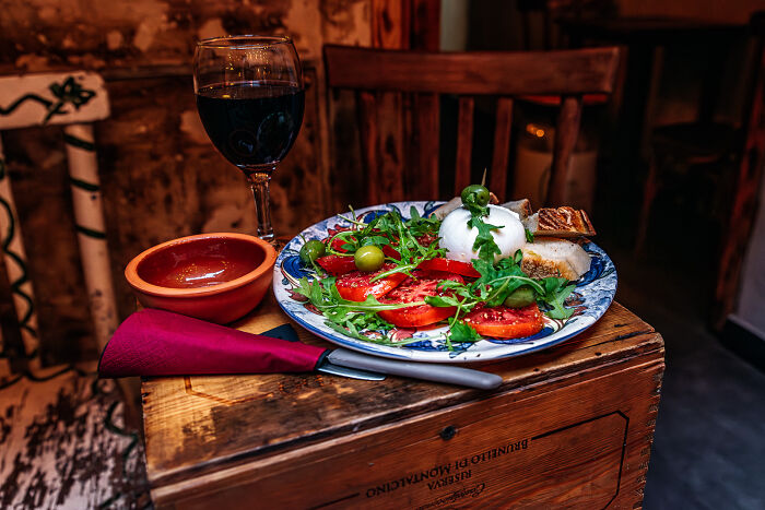 I Spent A Few Days In Naples Capturing Its Colourful Streets, Unique Culture, And Surrounding Islands