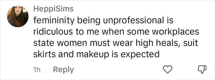 “This Is How Sales Work”: People Praise Woman Who Takes Clients To The Nail Salon For Business “This Is How Sales Work”: People Praise Woman Who Takes Clients To The Nail Salon For Business