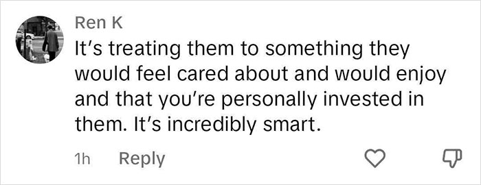 “This Is How Sales Work”: People Praise Woman Who Takes Clients To The Nail Salon For Business “This Is How Sales Work”: People Praise Woman Who Takes Clients To The Nail Salon For Business