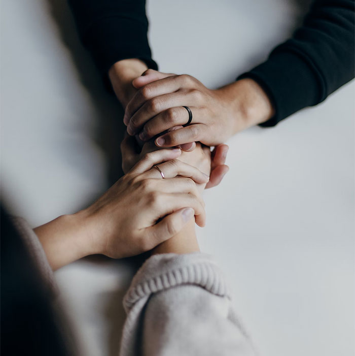 Woman Catches Husband Crying After Gender Reveal, Sends Him To Sleep On The Couch Woman Catches Husband Crying After Gender Reveal, Sends Him To Sleep On The Couch